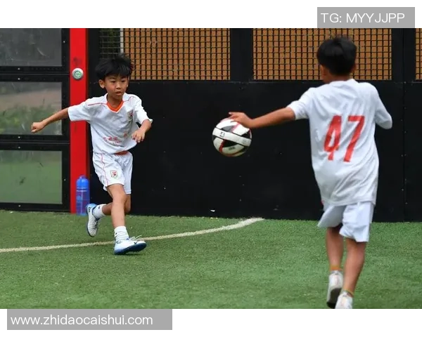 广州足球明星球童的成长故事与梦想追逐之旅 广州足球明星球童的成长故事与梦想追逐之旅