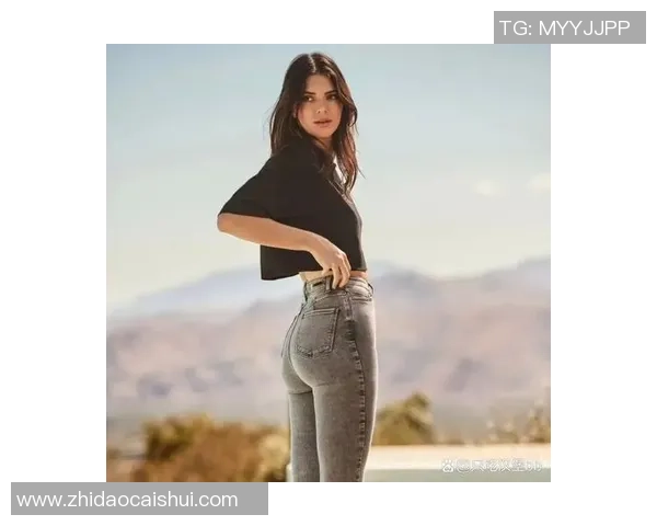 足球明星与肯豆亲密互动引发热议时尚与运动的完美结合