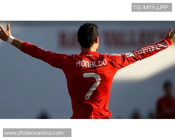 足球明星高清大屏幕图片展现球场魅力与运动激情的完美结合 足球明星高清大屏幕图片展现球场魅力与运动激情的完美结合